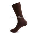 2019 chaussettes d&#39;affaires unies classiques en coton de haute qualité personnalisées de haute qualité pour hommes